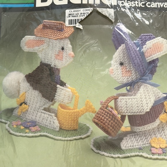 Vintage Bucilla Pre-Cut Plastic Canvas Kit Mr & Mrs Bunny 5968 NOS NIP 80s 90s - Picture 7 of 8